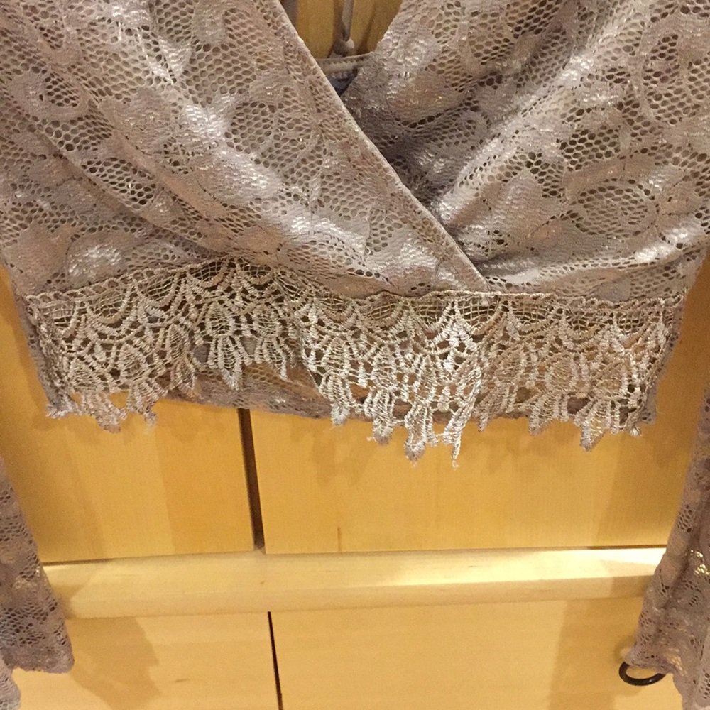 Lace top - Picture 2 of 5